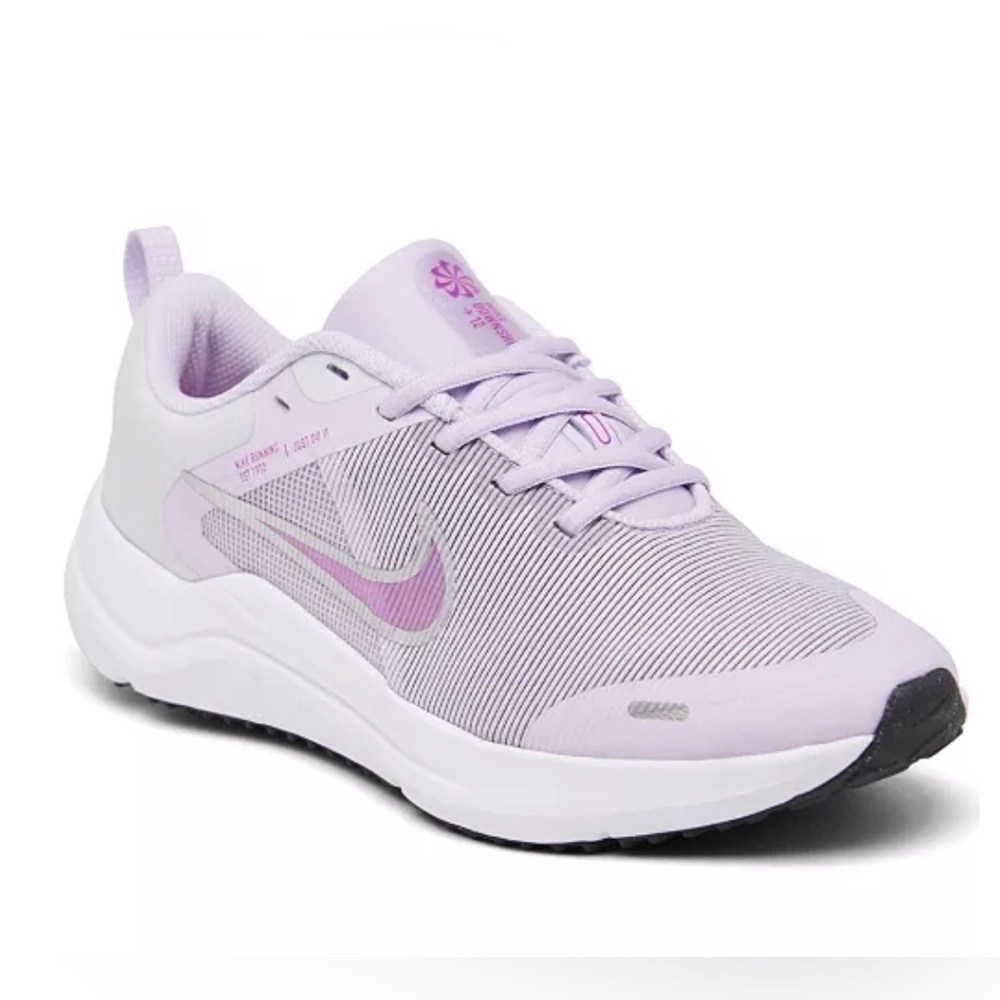Nike Downshifter 12 Purple Running Sneakers. Purple.  Size 7Y Fits women 8.5